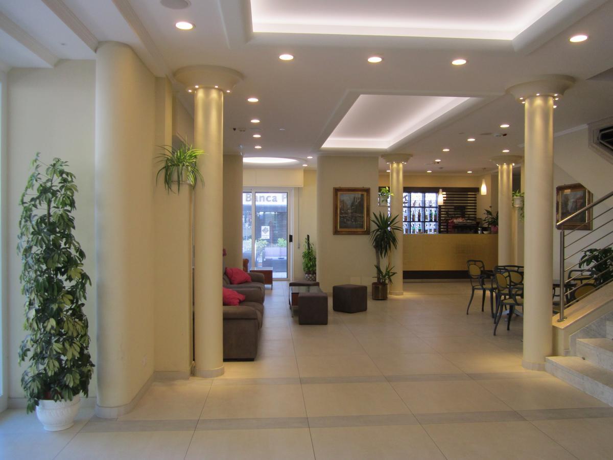 Hotel Des Bains Cattolica Exterior foto